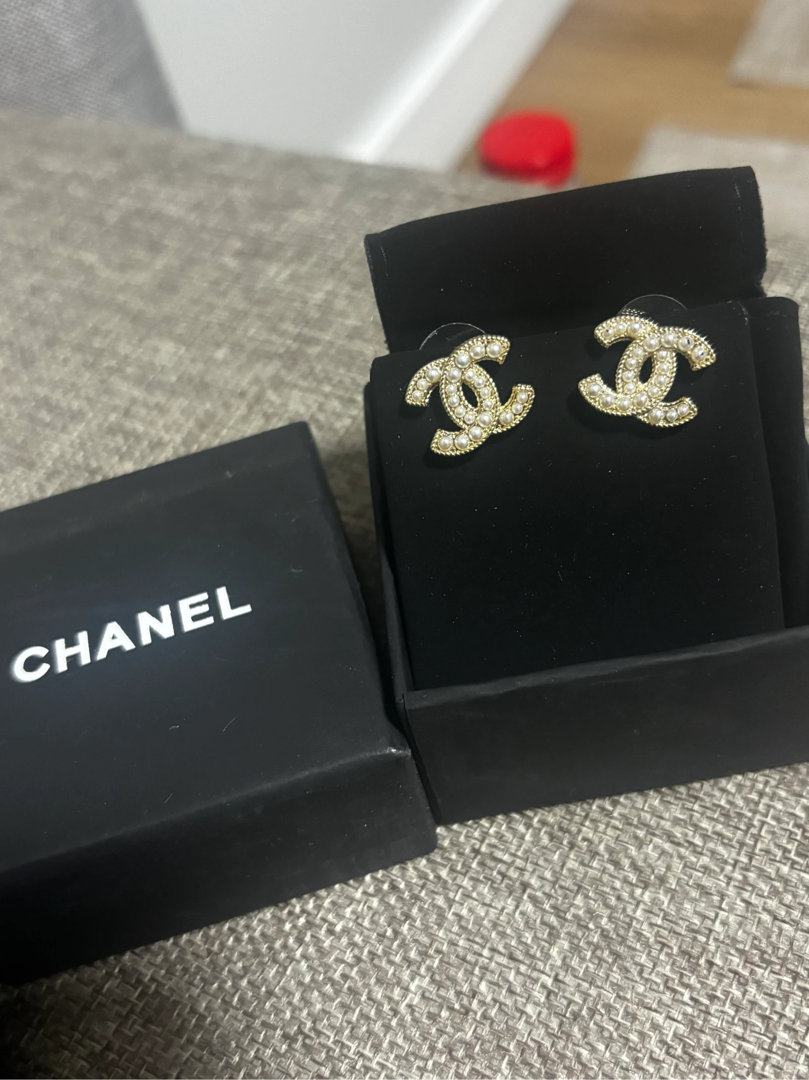 Boucle d’oreille c